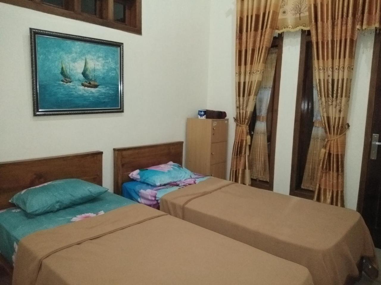 Arrys Watukarung Surfcamp Hotel Kalak Exterior photo